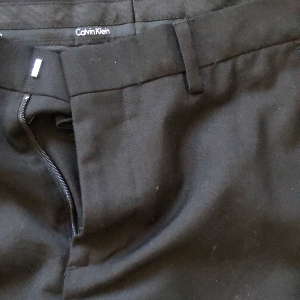 Calvin Klein 30x32 Dress Pants in Black